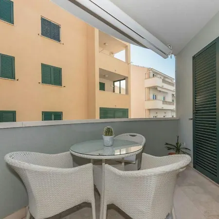 Apartment Apartman Sunce Makarska